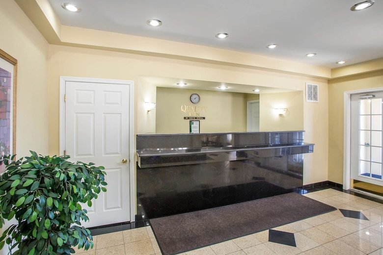 Motel Quality Inn Pleasantville