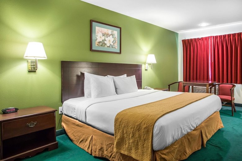 Motel Quality Inn Pleasantville