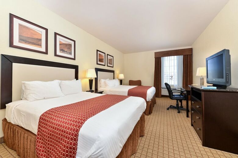 Hotel Quality Inn & Suites