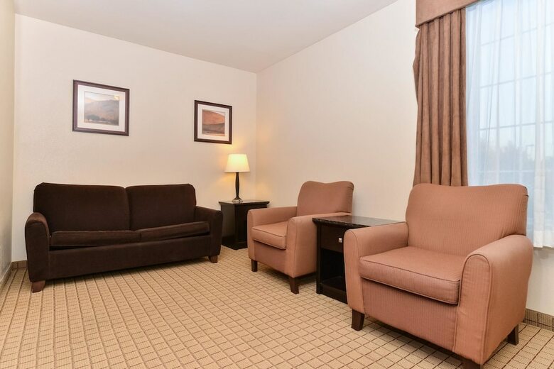Hotel Quality Inn & Suites
