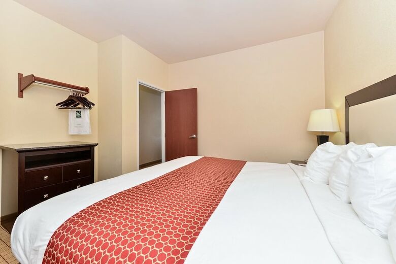 Hotel Quality Inn & Suites