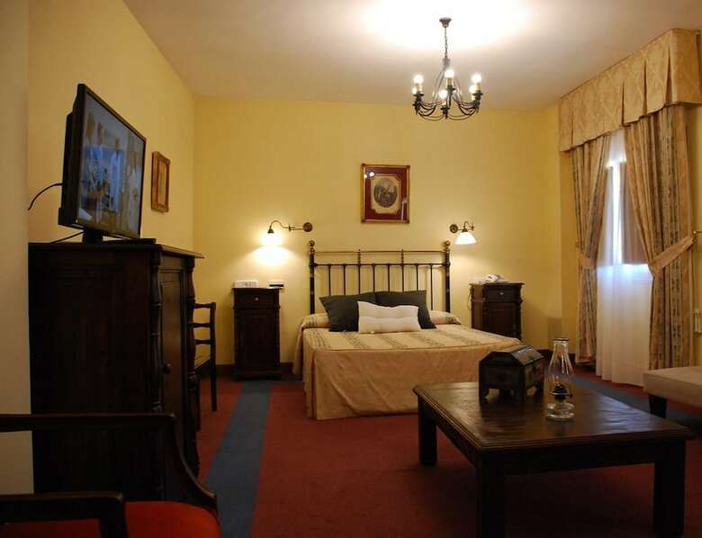 Hotel Alvar Fa�ez