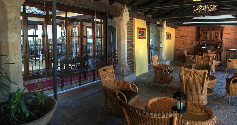 Hotel Alvar Fa�ez