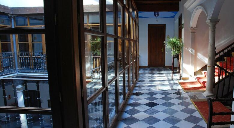 Hotel Alvar Fa�ez