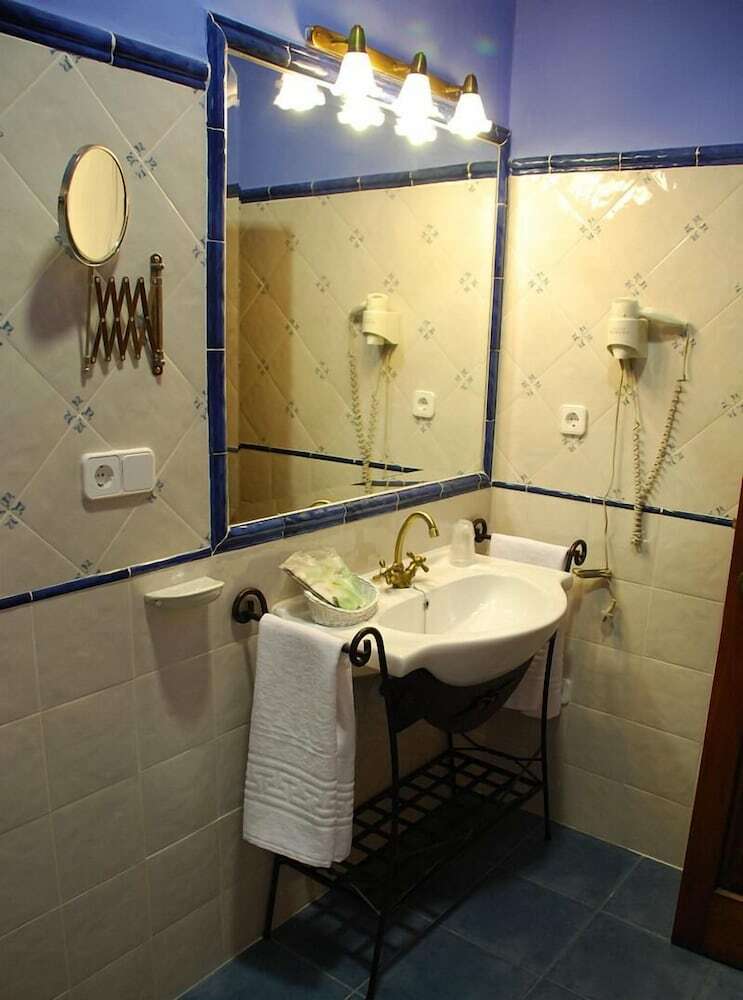 Hotel Alvar Fa�ez