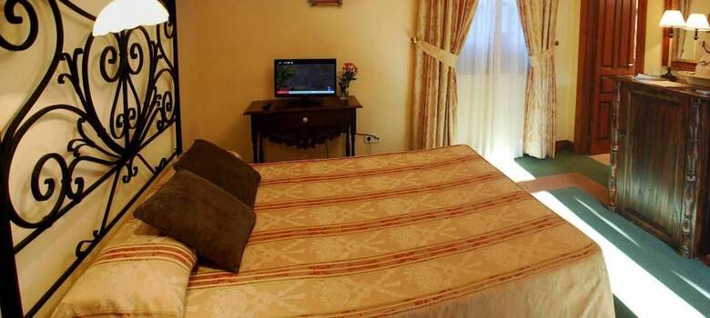 Hotel Alvar Fa�ez