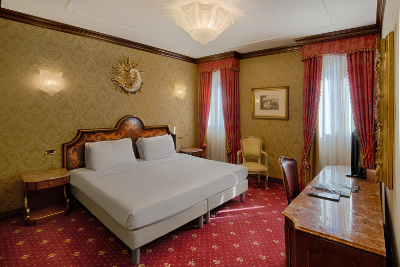Hotel NH Venezia Santa Lucia