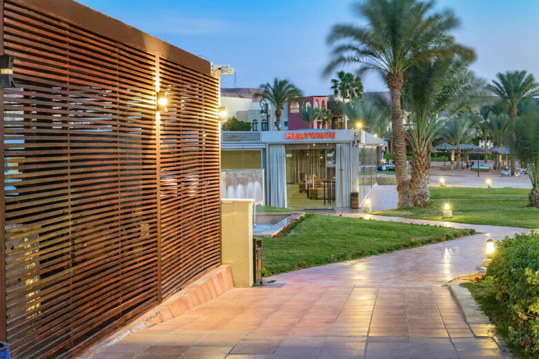 Hotel Grand Tala Bay Resort