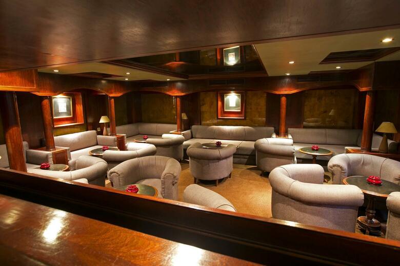 Hotel Nassim
