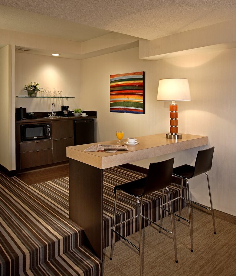 Hotel Cambridge Suites
