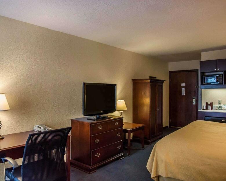 Hotel Quality Inn & Suites