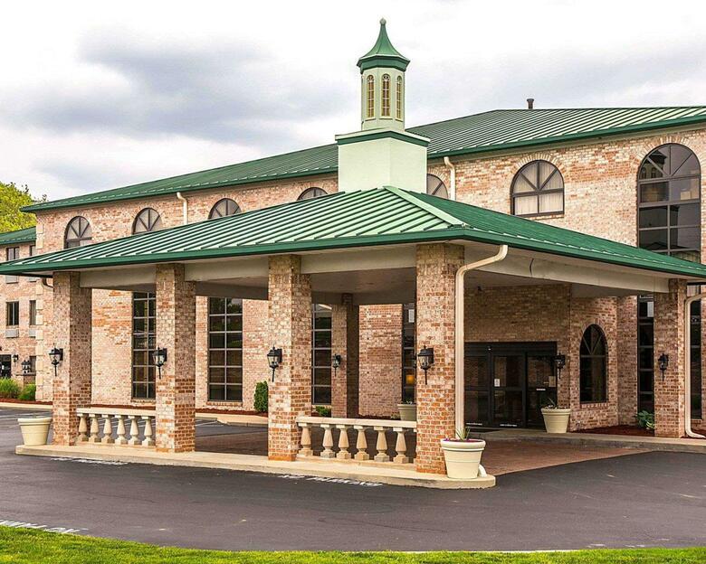 Hotel Quality Inn & Suites