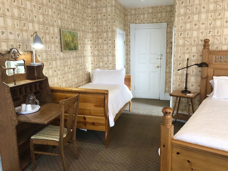 Bed & Breakfast Rogues' Harbor Inn