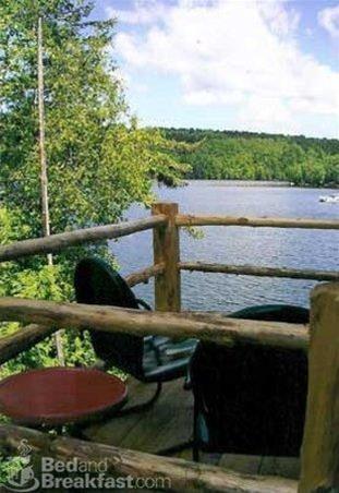 Kiwassa Lake Bed & Breakfast And Cabins