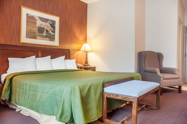 Hotel Quality Inn & Suites At I-81 - Exit 45