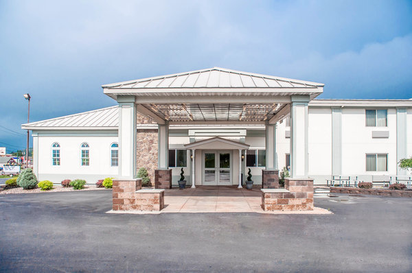 Hotel Quality Inn & Suites At I-81 - Exit 45