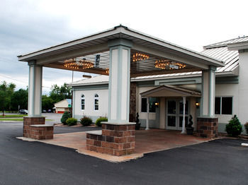 Hotel Quality Inn & Suites At I-81 - Exit 45