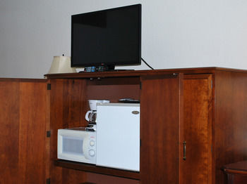 Hotel Quality Inn & Suites At I-81 - Exit 45