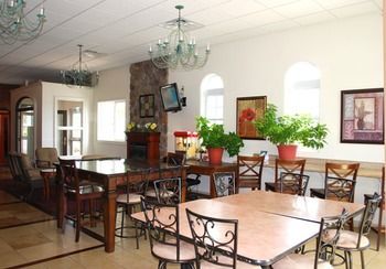 Hotel Quality Inn & Suites At I-81 - Exit 45