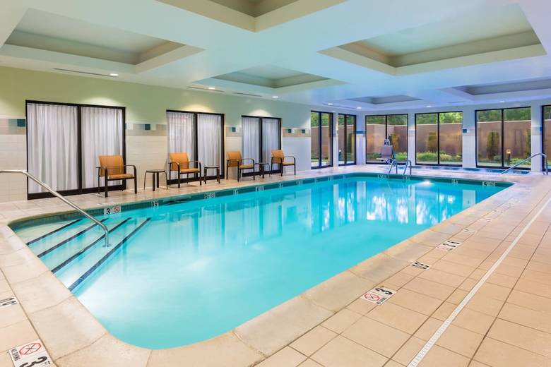 Hotel Courtyard By Marriott Providence Lincoln