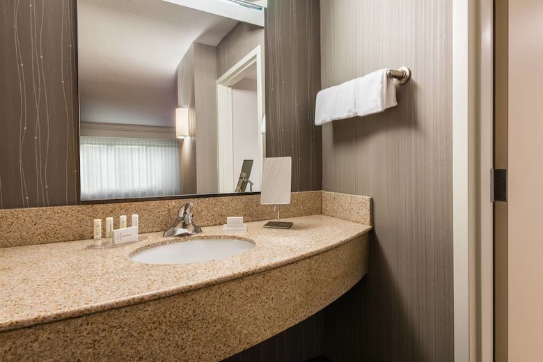 Hotel Courtyard By Marriott Providence Lincoln