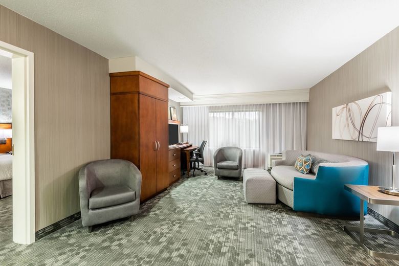 Hotel Courtyard By Marriott Providence Lincoln