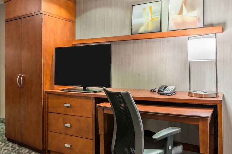 Hotel Courtyard By Marriott Providence Lincoln