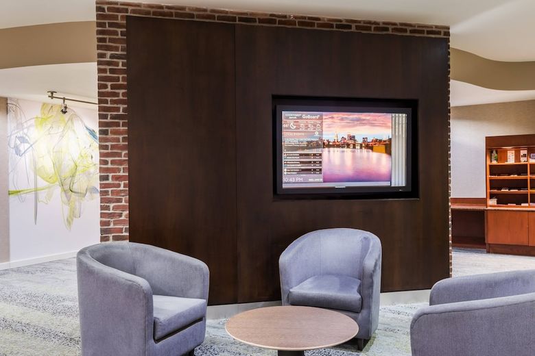 Hotel Courtyard By Marriott Providence Lincoln