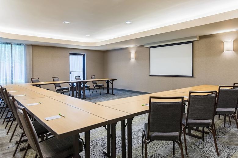 Hotel Courtyard By Marriott Providence Lincoln