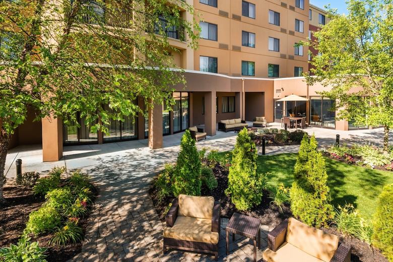 Hotel Courtyard By Marriott Providence Lincoln