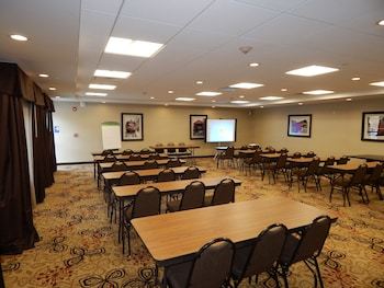 Hotel Holiday Inn Express & Suites Washington - Meadow Lands
