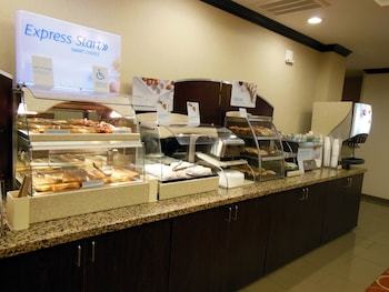 Hotel Holiday Inn Express & Suites Washington - Meadow Lands