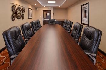 Hotel Holiday Inn Express & Suites Washington - Meadow Lands