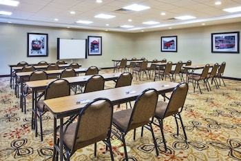 Hotel Holiday Inn Express & Suites Washington - Meadow Lands