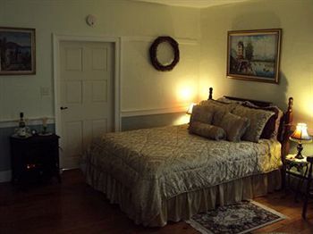 The Hertzog Homestead Bed & Breakfast
