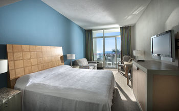 Hotel Crown Reef Resort