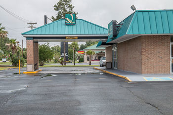 Hotel Quality Inn And Suites