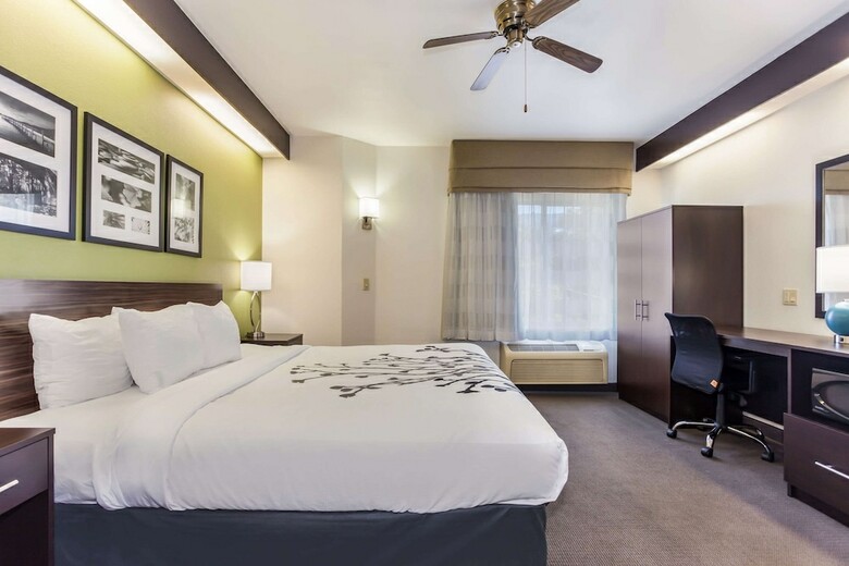Hotel Sleep Inn At Harbour View