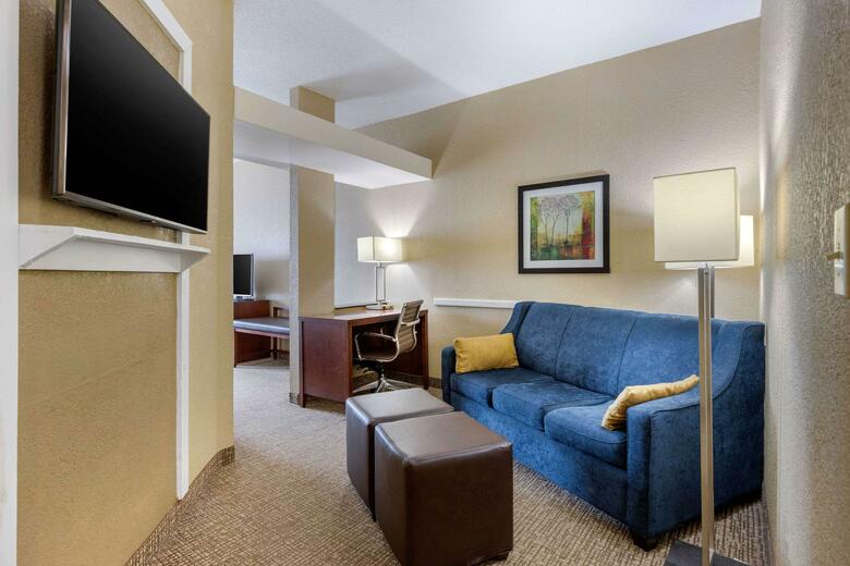 Hotel Comfort Inn & Suites