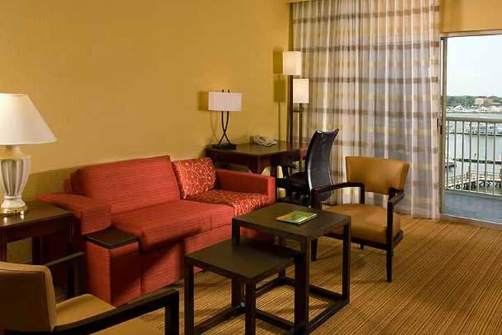 Hotel Courtyard Charleston Waterfront By Marriott