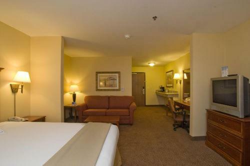 Holiday Inn Express Hotel & Suites Laredo-event Center Area