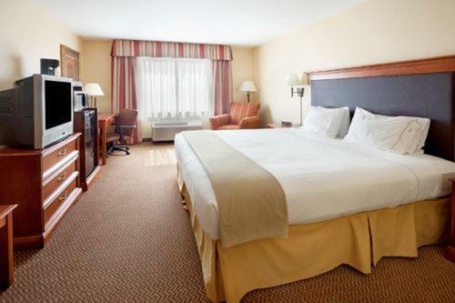 Holiday Inn Express Hotel & Suites Laredo-event Center Area
