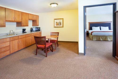 Holiday Inn Express Hotel & Suites Laredo-event Center Area