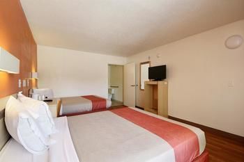 Motel 6 Laredo North