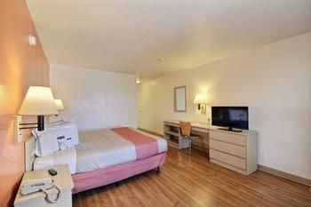 Motel 6 Laredo North