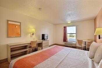 Motel 6 Laredo North