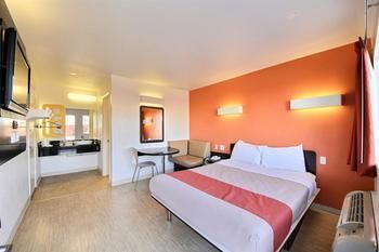 Motel 6 Laredo North