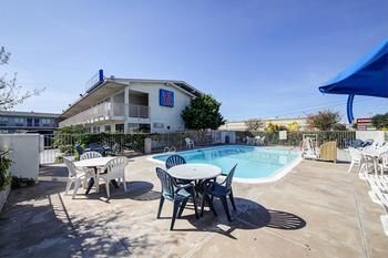 Motel 6 Laredo North
