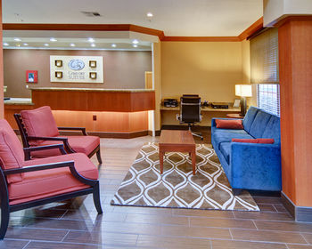 Hotel Comfort Suites Near Alliance