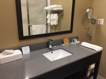 Hotel Comfort Suites